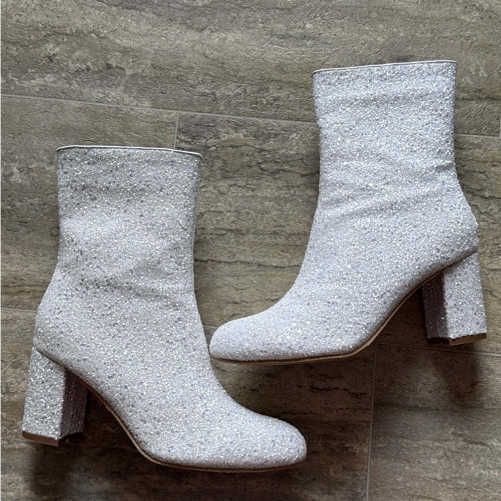 Elegant White/Silver Ankle Boots
